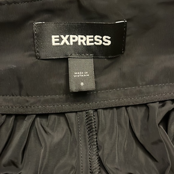 Express Black Taffeta Mini Skirt with Self Tie Belt and Pockets - Picture 4 of 9